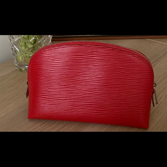 SOLD Louis Vuitton Pochette Cosmetique EPI Leather Red - Picture 13 of 13